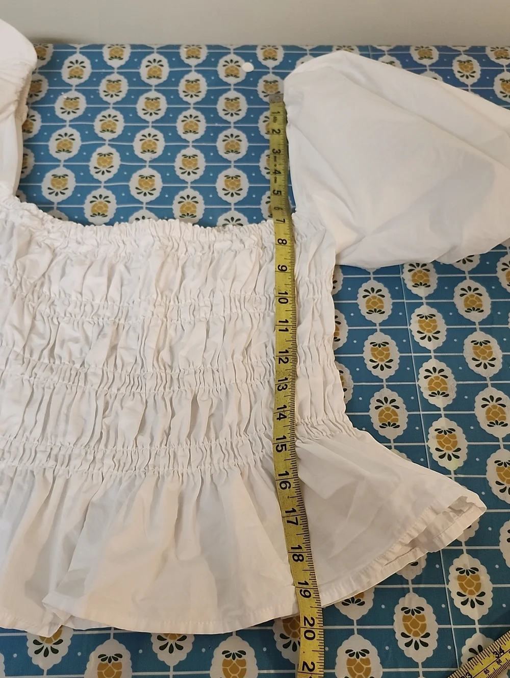 ASTR the label Savina white Smocked puff sleeve Boho Top Size Small Cotton